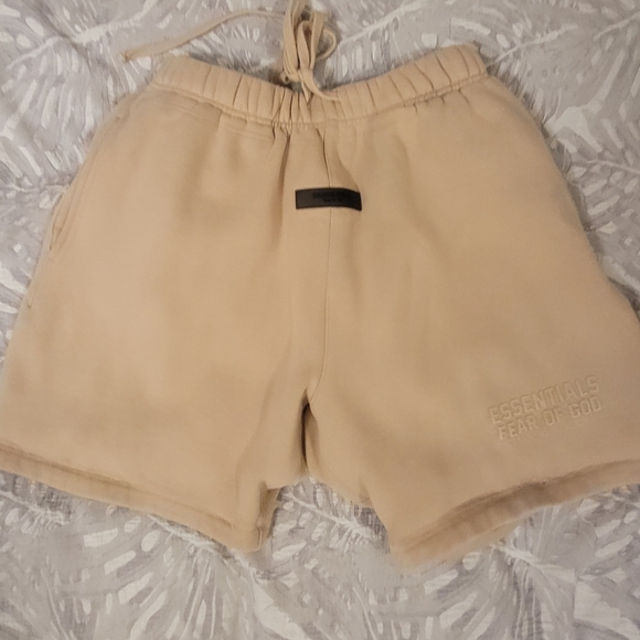 Essential - Picture 2 of 6